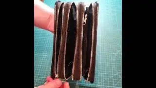 Портмоне из кожи ската трёхзамковый. Stingray leather wallet with three locks.