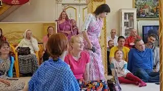 После воспевания с командой 'Юга - дхарма
