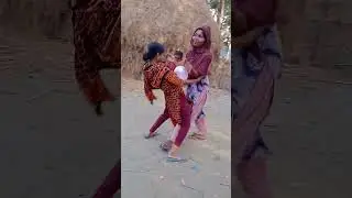 পেটের সাথে বেলুন ফাটানো মেয়েদের আজব খেলা।Popping balloons with belly is a funny game for girls.