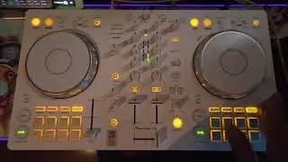 พาแกะกล่อง DDJ-FLX4-W