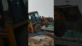 JCB track par fas gaya #minivlog #agar metro #L&T construction #ytshort