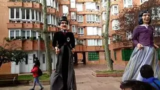 Pasacalles comparsa Arai y comparsa Javier Bozal.