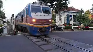 (374) D19E-954: SE8 qua chắn Bắc B&agrave; Xếp (6h02 - 22/8/2024)