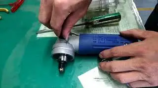 Grease the gear of GPW-7 Wet Air Sander using grease 