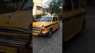 Yellow taxi - Ambassador in city 🧡#ambassador#carlover #yellow#taxi