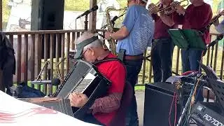Beer Barrel Polka by the Shenandoah All Star Polka Band
