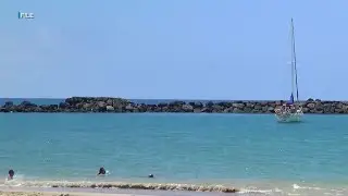 14 foot shark sighted at Pokai Beach