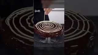 Easy Halloween Chocolate Pumpkin Cake!