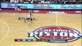 Dwyane Wade Two-Handed Reverse Dunk against the Pistons in HD (March 23, 2011)