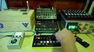 Resonanzbox + Roland Aira Series T-8, S-1, P-6 Session