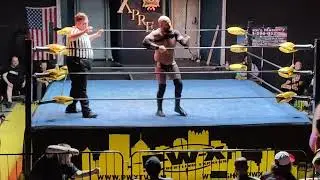 Vince Valor vs Sebastian Braun Xpress Heavyweight Championship match