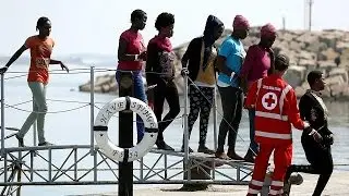 15 migrants die, 2700 rescued by Italy's navy