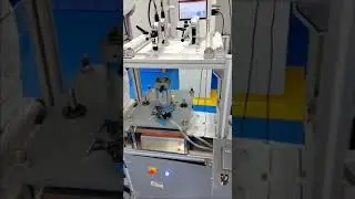 Automatic medical pouch sealing machine with feeding conveyor
