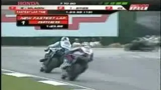 Ben Spies passes Mat Mladin