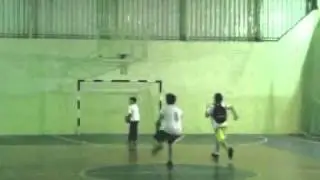 Cesta do meio da quadra!