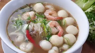 PHO SEAFOOD SOUP Recipe- SOUPE PHO aux FRUITS de mer- Ua FAWM NTSE noj qab heev #gaohmongcooking