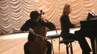 Pavlovsky plays Beethoven cello sonata #4 with great intellegence.