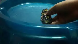 battle beyblade lost longinus gold vs beyblade amaterios