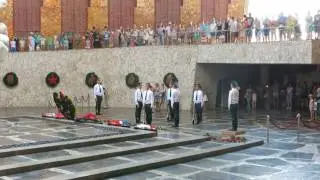 Changing of the guard ceremony at the eternal flame in Volgograd/Stalingrad