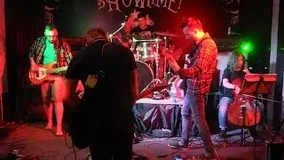 ruin!ruins! @ Burton Bar, Красноярск 2017-06-10