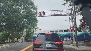 901 Sounder train going through Kent Station! with a loud realistic horn! *realistic railfanning*