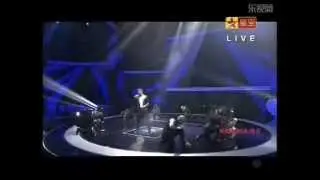 Ricky Martin performing 