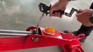 Lubricating and Maintaining Key Components#lifting #machinery #spidercrane #crane