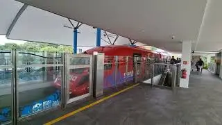 [Arrival Platform] Sentosa Express Hitachi Small-type Monorail (Red) departing Beach station