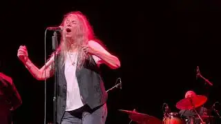 Patti Smith - Brussels - BULLET WITH BUTTERFLY WINGS (Smashing Pumpkins) - Cirque Royal - 16-10-2025