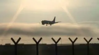 Bluebird Cargo Boeing 737 landing, Dublin (2/7/2011)