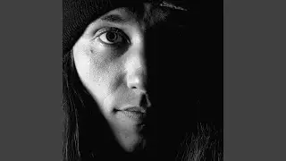 DANS LE NOIR