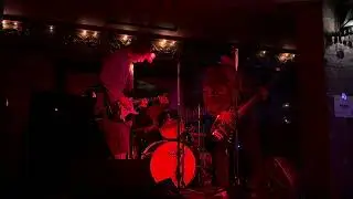 Boom Headshot!-The Winturs (Live at Madame Siam&rsquo;s)