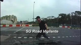 17feb2026 bukit batok road pedestrian running across the road ignoring traffic light
