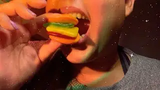 ASMR MASTICANDO DULCE 🍔 (GUMMI CHEWING)