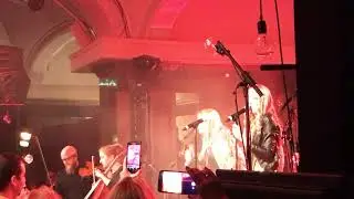 Beer Bitches - &bdquo;Disney Medley op K&ouml;lsch&ldquo; - live Alter Wartesaal K&ouml;ln 26.11.17 mit Carolin Kebekus