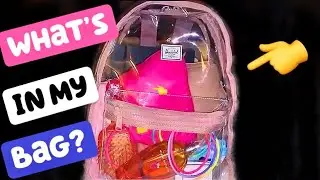 WHAT&rsquo;S IN MY BAG?! | Herschel 