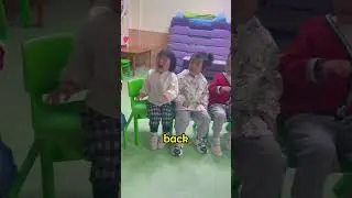 He's Teaching Kids To Not Take Candy From Strangers (📸@the_world_of_chinese)