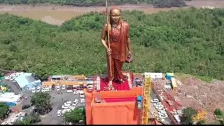 This 108-ft tall Shankaracharya statue is situated on the Mandhata mountain in Omkareshwar