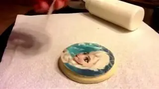 How to apply wafer paper image on sugar cookie