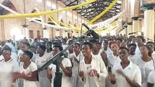 Messe anniversaire des évêques Ngozi