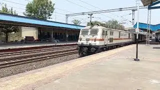 22130 Prayagraj - Lokmanya Tilak Terminus Tulsi Express With BLW Made BRC/WAP-7.  #Tulsiexpress
