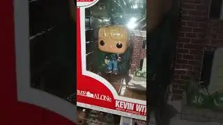 HOME ALONE KEVIN WITH MCCALLISTERS HOME OFFICIAL FUNKO POP FIGURE