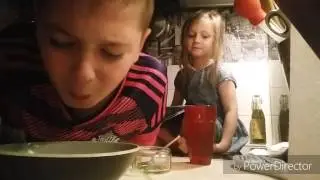DISGUSTING CHILLI CHALLENGE WITH MACI !?!?!