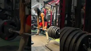 W7D3 deadlifts #deadlift #sumodeadlift #powerlifting #powerlifter #strongman    #hookgrip
