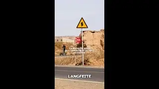 The Langfeite GT4S is an all-terrain electric scooter with a 300 kg load capacity