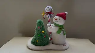 Hallmark 2010 Christmas Animated Trimming The Tree Snowman Penguin Singing Dancing