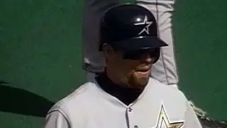 Bagwell is first Astro to join 30-30 club