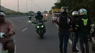 Superbikes fly by🔵