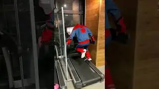 Spider-man op chaddi 😂