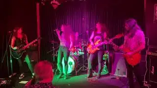 Shewolf Live @ Globe Alley - On The Run